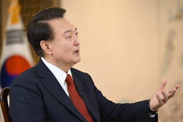 尹, <b>명품백</b> 사과없이 "몰카공작, 다만 아쉬운 점 있다"