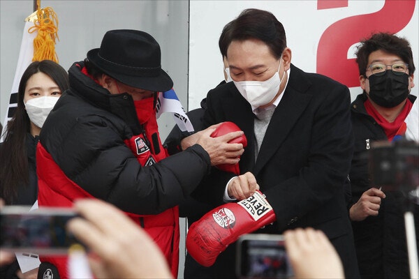 7전8기 신화 자유통일당 소속 <b>홍수환</b>, 尹 특사로 파나마 <b>파견</b>