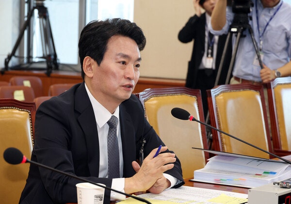 <b>박장범</b> KBS<b>사장</b> 후보, "'디올 파우치' 표현은 사실이자 상품명"