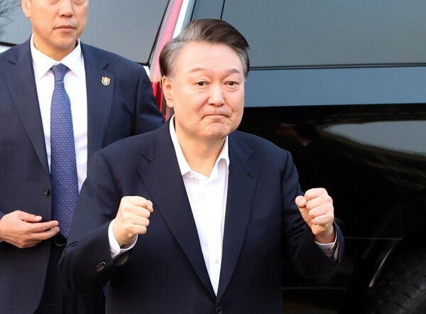 떠나는 尹 "미안하고 고맙다...꼭 <b>대선 승리</b>하길"
