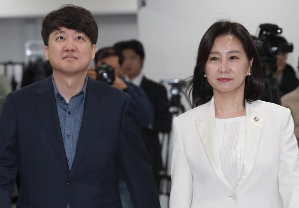 <b>허은아</b>, 탈당 후 <b>무소속</b> <b>출마</b>... "이준석 거짓정치인"