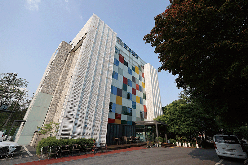 지난 5월 7일 김건희 여사 일가가 운영 중인 경기도 남양주시의 A요양원 photo 이신영 영상미디어 기자