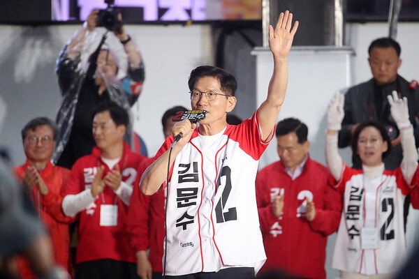 <b>김문수</b>, 한밤중 <b>이준석</b> 찾았지만... <b>단일화 불발</b>