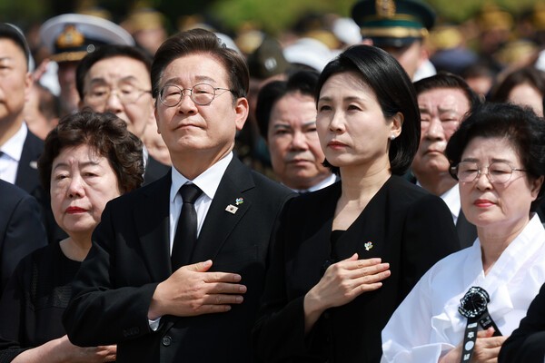 이재명 <b>현충일</b> 추념사 "특별한 희생에는 특별한 보상"
