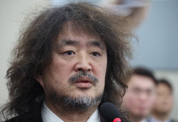 <b>대통령실</b> "출입기자단에 '<b>김어준</b>의 <b>뉴스공장</b>' 등록"