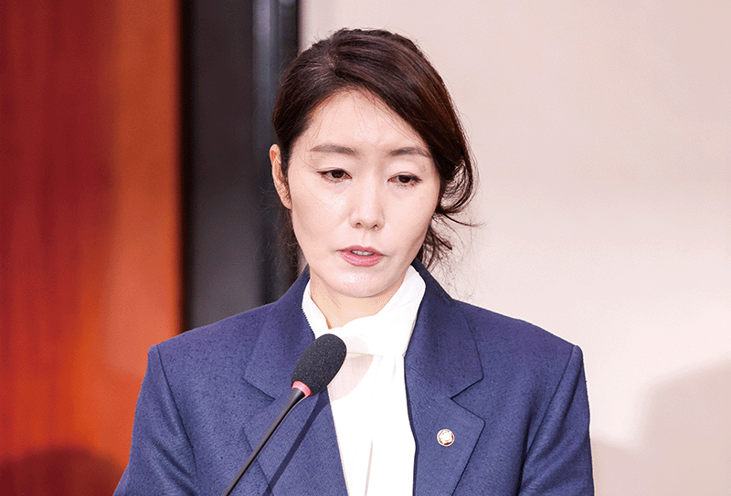 [단독] 강선우 <b>후폭풍</b>? '수박 보좌진' 색출 나선 개딸