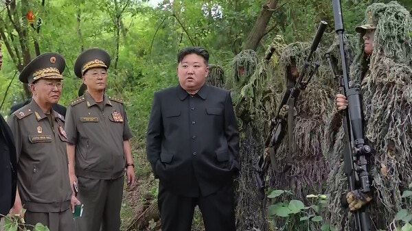<b>방중</b> 앞둔 <b>김정은</b>, 미사일 생산공장 방문...한미일 협력 대응 나서나