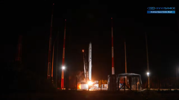 이노스페이스의 우주발사체 '한빛-나노'가 발사되고 있다.photo 유튜브