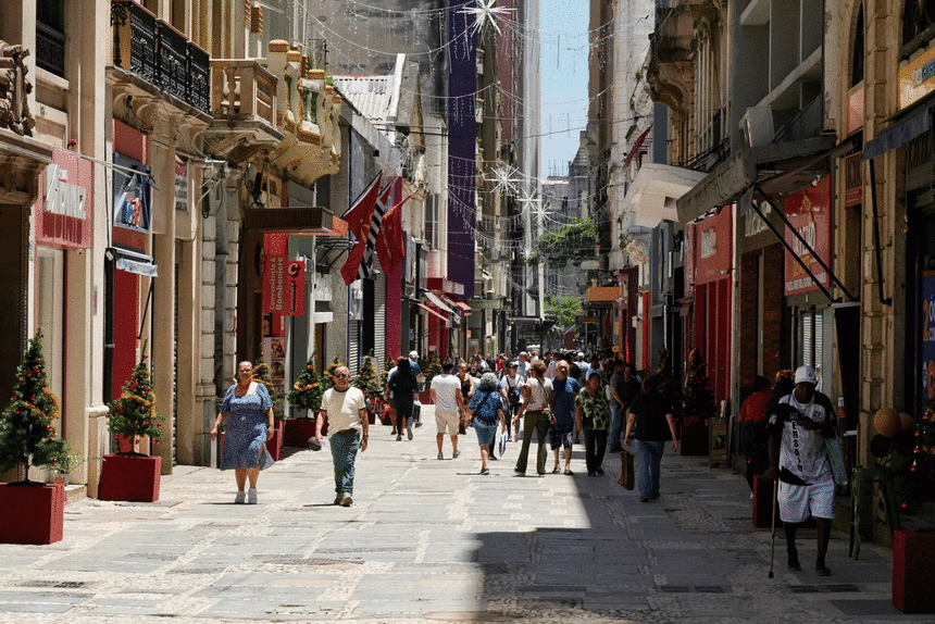 상파울루 구시가지 센트로의 거리.이 지역은 보기와 달리 치안이 불안하기로 유명하다.