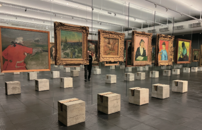 남미 최고의 미술관이라 할만한 MASP는 작품 후면을 그대로 노출한 설치 양식만으로 눈길을 끈다.