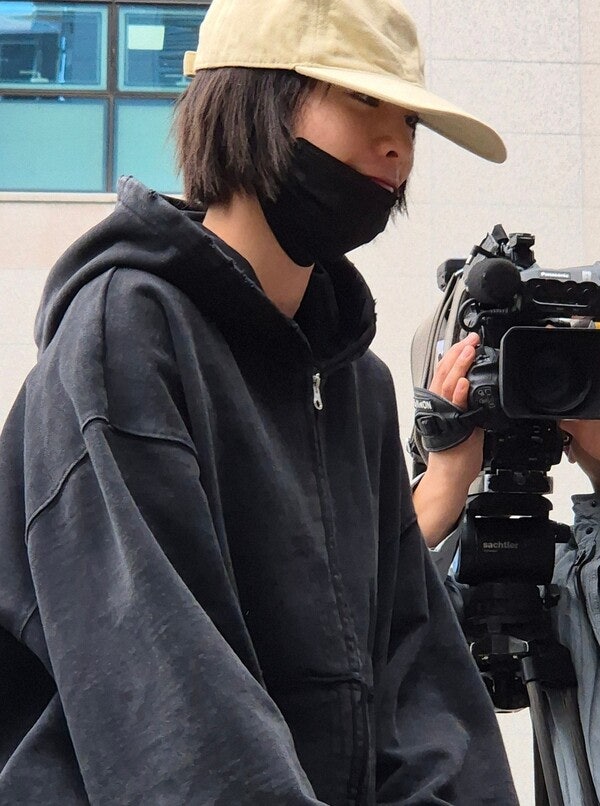 가수 겸 배우 나나가 21일 경기 의정부지방법원 남양주지원에 증인으로 출석하고 있다. photo 뉴스1
