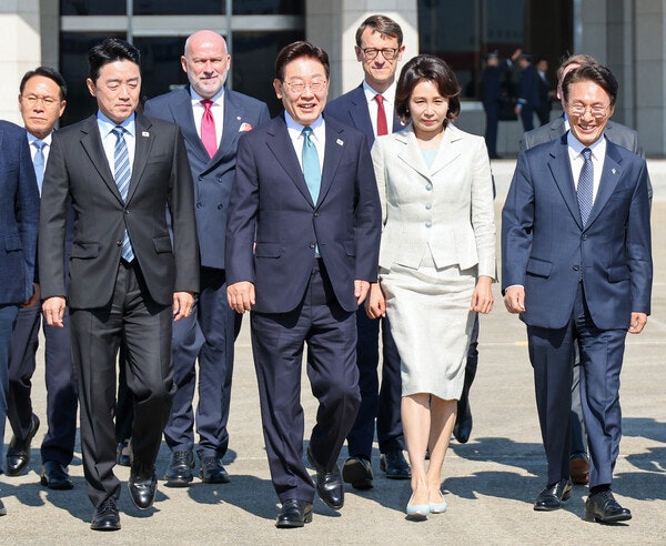 취임 후 첫 '전원 불참'…이 대통령 해외 순방 환송길 비운 민주당 지도부