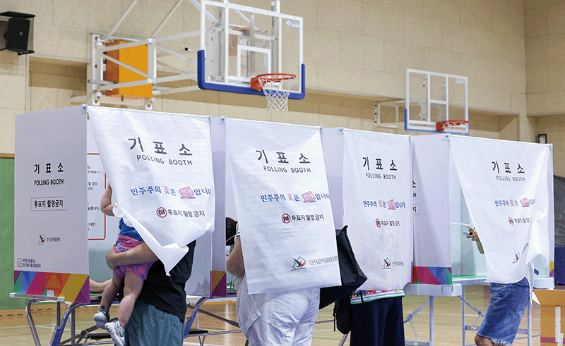 "민주당이냐 국힘이냐? 이제 그걸로는 안 찍는다"