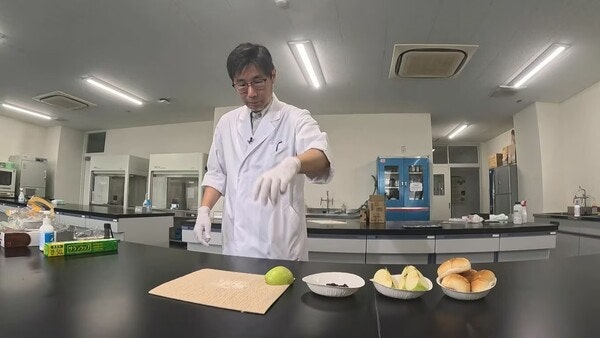 '3초 룰'을 실험하고 있는 가리우 도루 일본 벳푸대학 교수.photo OBS