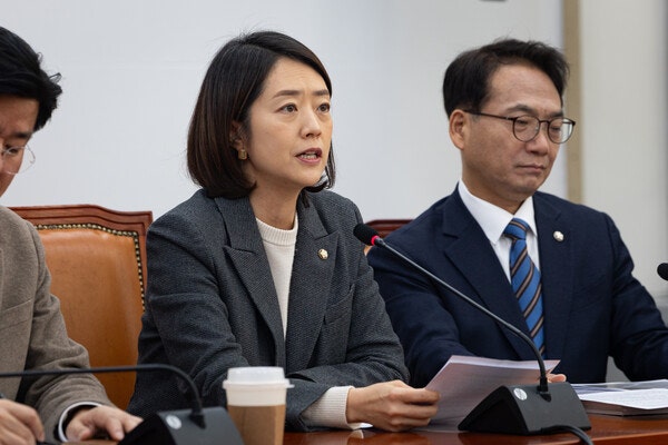 <b>고민정</b>, <b>당대표 출마</b>…"정청래에 불만 많다, 세대교체 필요"