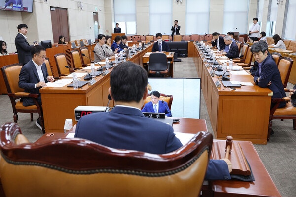 <b>여야</b>, <b>잠실</b> 투표지 247만장 <b>재검표</b> 8월 18일로 잠정 합의