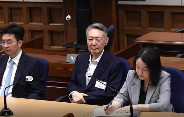 7월 27일 서울 서초구 서울중앙지방법원에서 윤석열 전 대통령의 공직선거법 위반 혐의 1심 선고가 진행되고 있다. photo 뉴스1