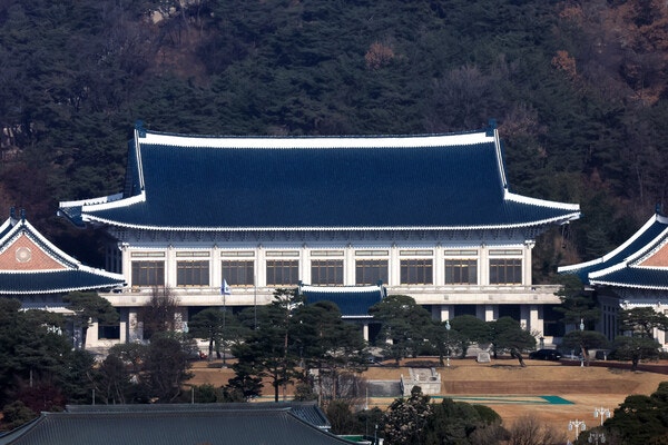 靑 "국회 권한 강화한 <b>4년 중임제</b>가 국민 수용성 가장 높아"
