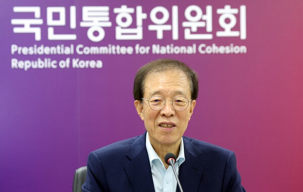 <b>이석연</b> "모두의 <b>대통령</b> 되려면 <b>탈당</b>해야"…"국정 난맥 책임 느껴야"