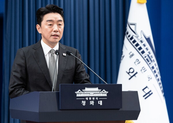 이 대통령, 6개 부처 중폭 개각…재경 이형일·법무 김승원·<b>국방</b> <b>강신철</b>