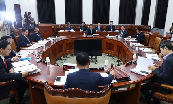 <b>국정원</b> "김주애, 사실상 후계자 내정 단계"…"<b>북미정상회담</b> 언제라도 가...