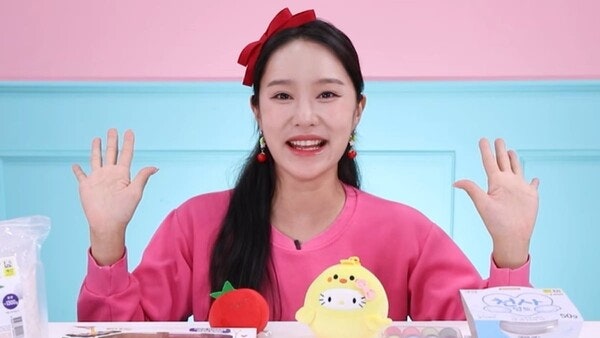 413만 유튜버 <b>헤이지니</b>…"연봉 2000만원에 하루 16시간 노동" <b>폭로</b>