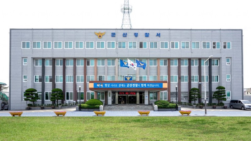 "시끄러워서 잠 못 자" 흉기 들고 <b>이웃</b>들 위협한 60대