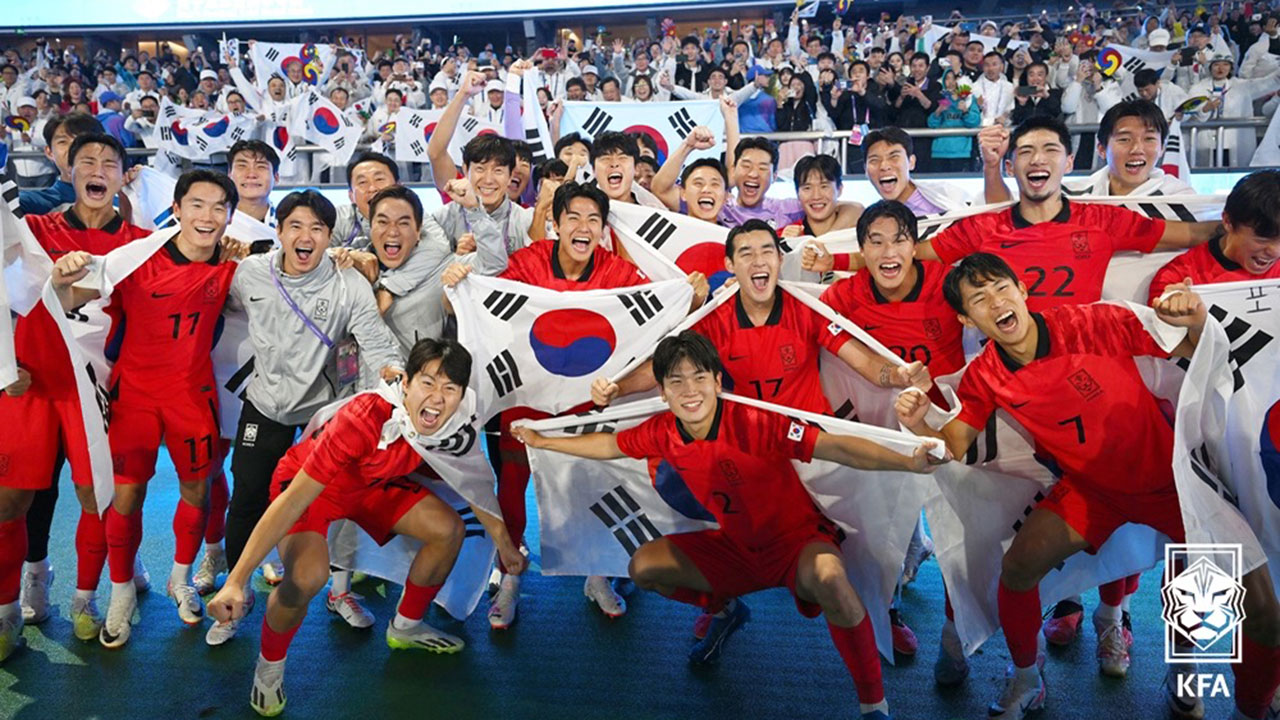 '항저우 <b>금메달</b>' <b>황선홍</b>호 <b>축구</b>종합센터 건립에 4천만 원 기부