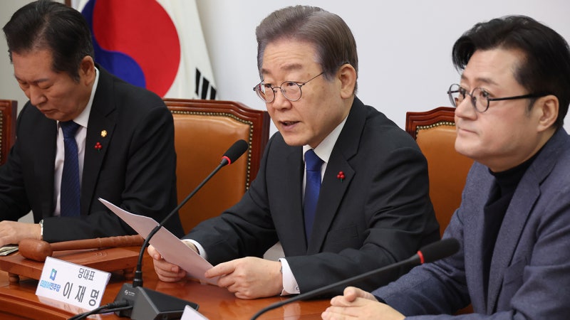 <b>이재명</b>, 윤 대통령 <b>건전재정 적절</b> 발언에 "다른 세상에 사시나"