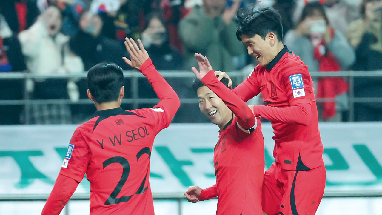 대한축구협회 '올해의 골'은 싱가포르전 <b>손흥민</b> 왼발 <b>감아차기</b>