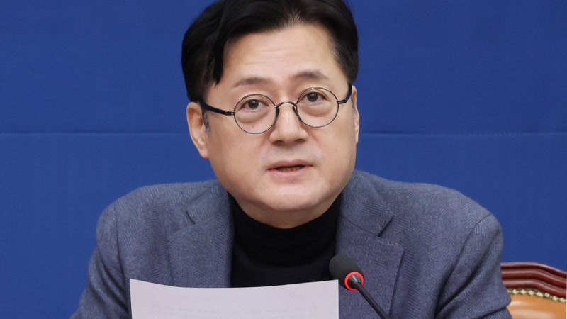 <b>홍익표</b> "<b>법무부</b>, <b>대통령</b> 부인 범죄 의혹 덮으려는 하수인 전락"