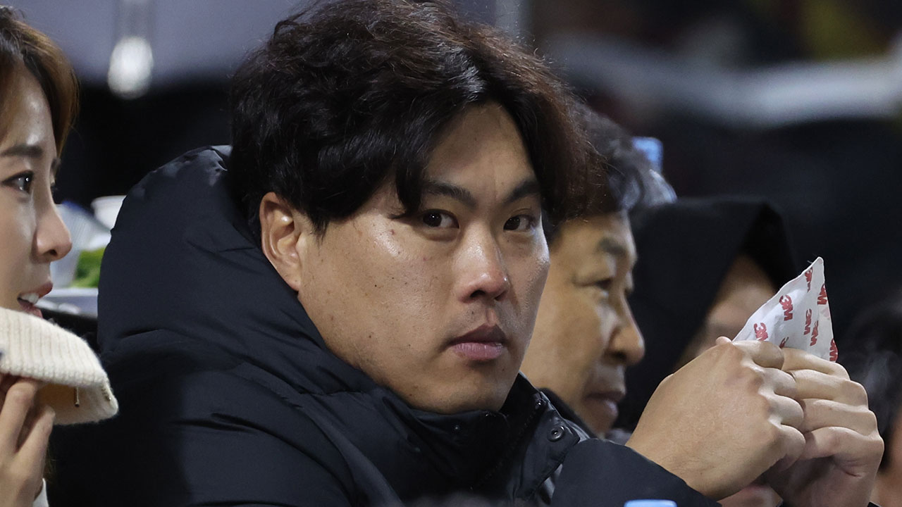 <b>류현진</b> <b>메츠</b>행 <b>가능성</b>?…MLB닷컴 "몸값 떨어지면 영입 검토"
