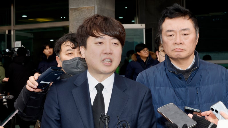 <b>이준석</b>, <b>이낙연 신당</b>에 "개혁 공통분모 찾아야…갈수록 멀어져"