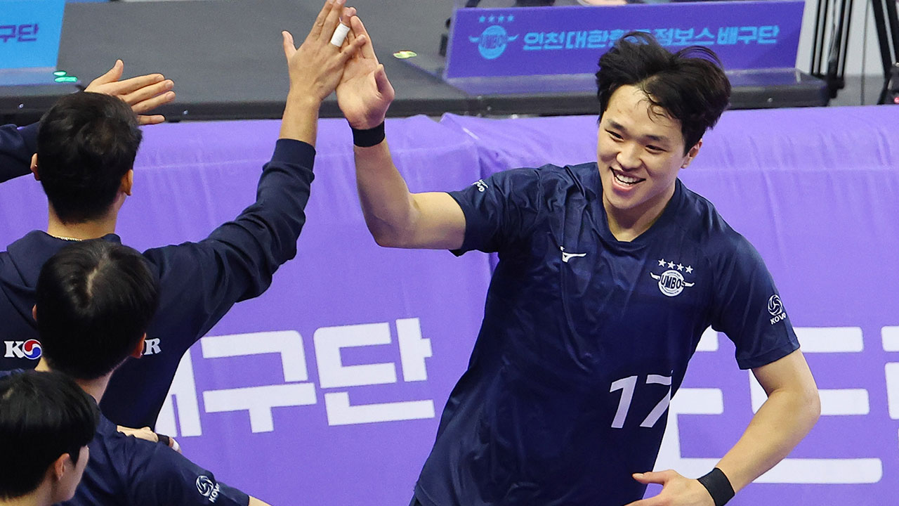 프로배구 5라운드 남녀 MVP에 대한항공 <b>임동혁</b> · 흥국생명 <b>김연경</b>