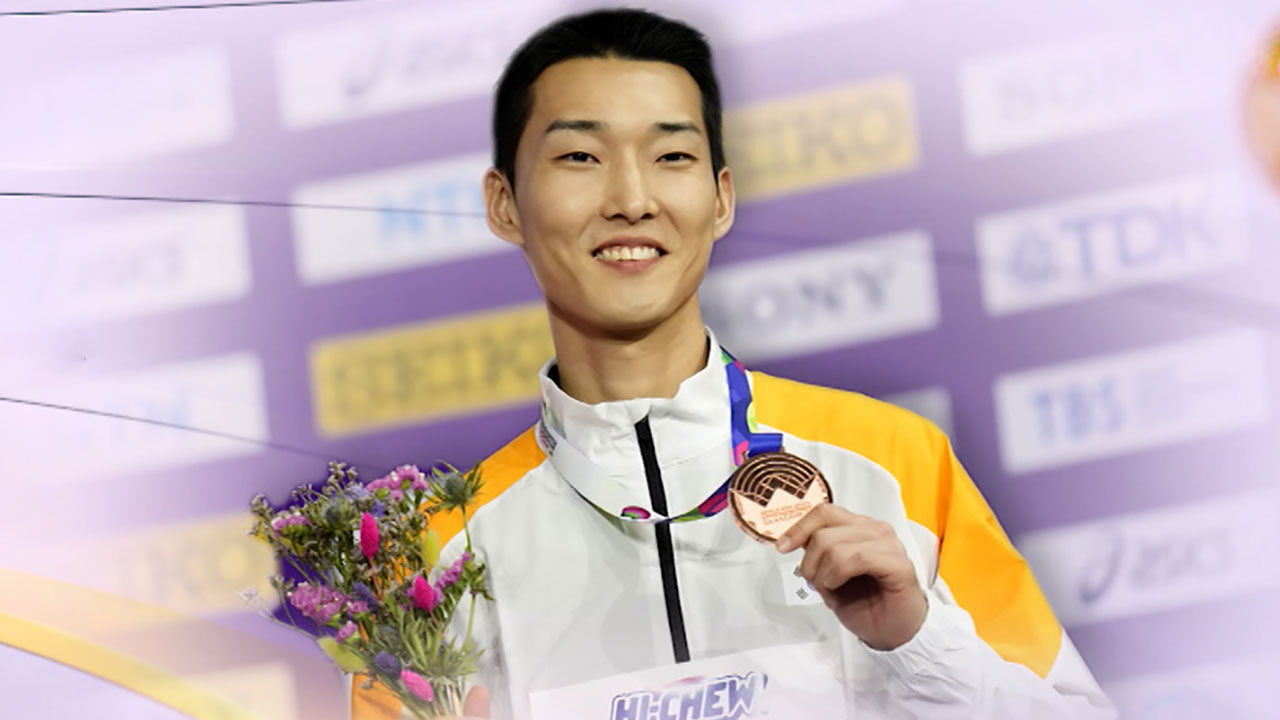<b>우상혁</b>, '2ｍ28'로 <b>동메달</b>…2회 연속 메달