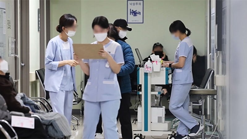 내일부터 <b>간호사도 응급환자 심폐소생술</b> · 약물 투여한다