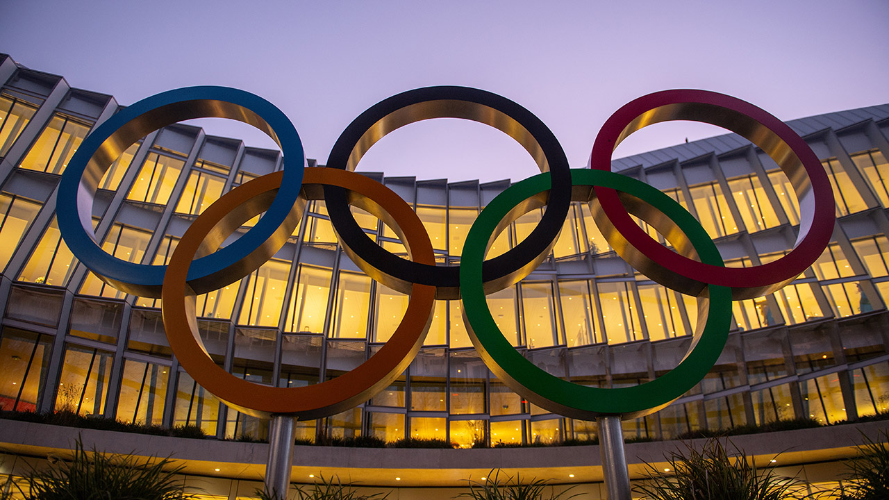 IOC "러 · <b>벨라루스 선수</b>, <b>파리올림픽</b> 개막식 행진서 배제"