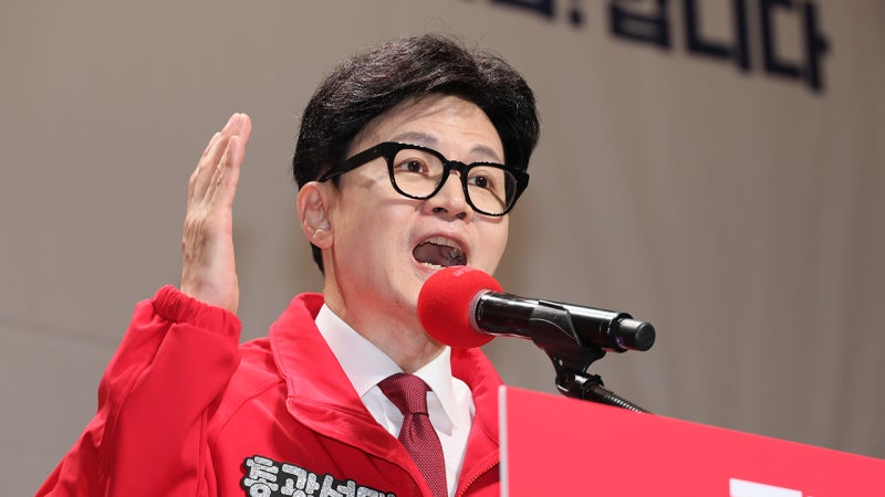 <b>한동훈</b>, '험지' <b>안양</b> 찾아 현장 선대위 개최