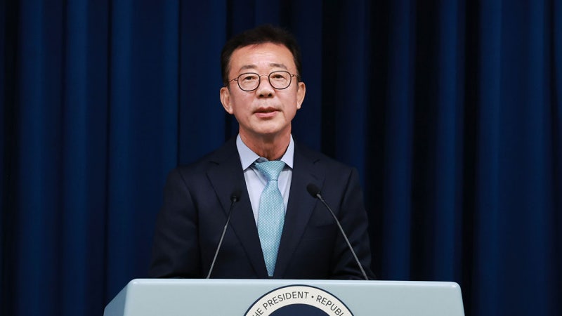 윤 <b>대통령</b>, <b>정무수석</b>에 <b>홍철호</b> 전 의원 임명