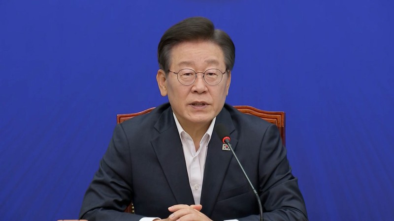 <b>이재명</b> "일부 언론 <b>애완견</b> 행태 지적…오해하게 했다면 유감"