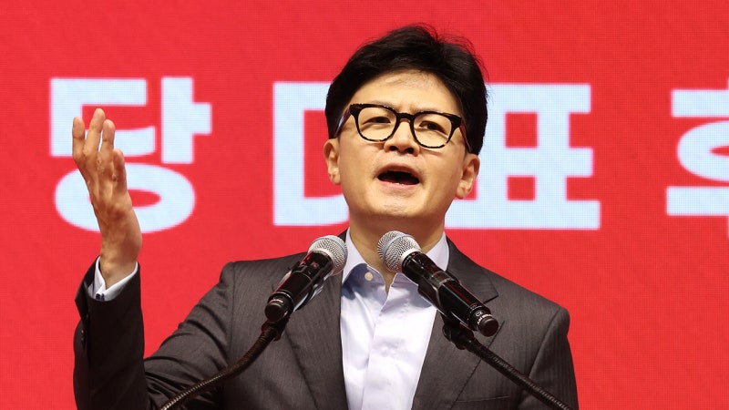 <b>한동훈</b>, '<b>나경원</b> 공소취소 부탁' 발언 사과…"신중하지 못했다"