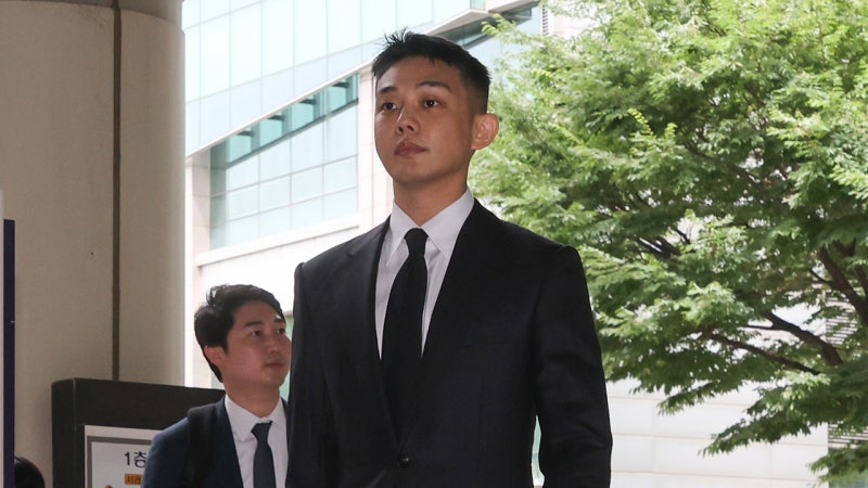 <b>유아인</b>, 30대 남성 <b>성폭행</b> 혐의로 피소…"사실 아냐" 반박