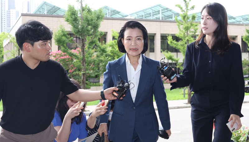<b>이진숙</b> 방통위원장 임명 후 바로 출근…"곧 계획 밝힐 것"
