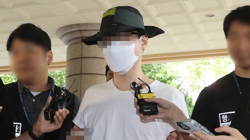 '<b>일본도</b> 살인' <b>피의자</b> 구속심사 출석…"죄송한 마음 없어"
