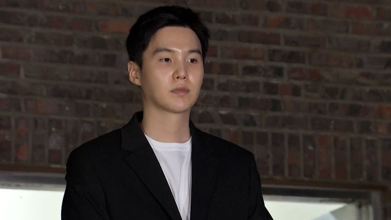 BTS <b>슈가</b> 3시간 경찰 조사…"반성하고 후회"