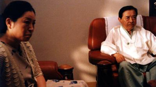 Actor Oh Seung-myung (right) starring in the movie 'The Public Enemy'