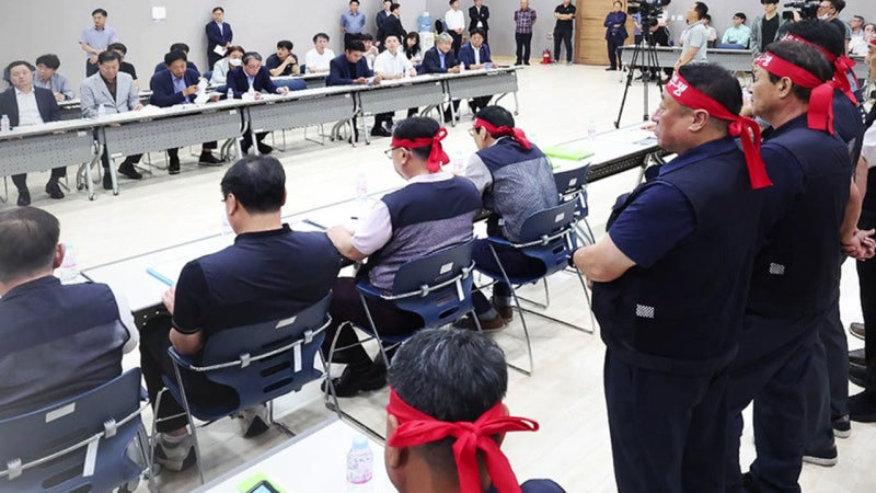 <b>경기 버스</b> 노사 심야 <b>협상</b>…결렬 시 64% 멈춘다