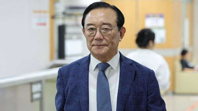 '청와대 <b>울산시장 선거개입</b>' 항소심서 <b>송철호</b>·황운하 징역형 구형