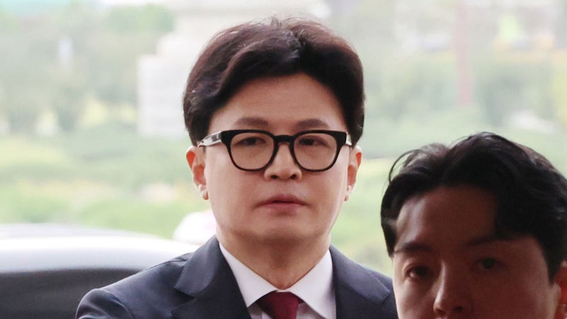 <b>한동훈</b> "김 <b>여사</b> 대외활동 중단해야…대통령실 인적쇄신 시급"