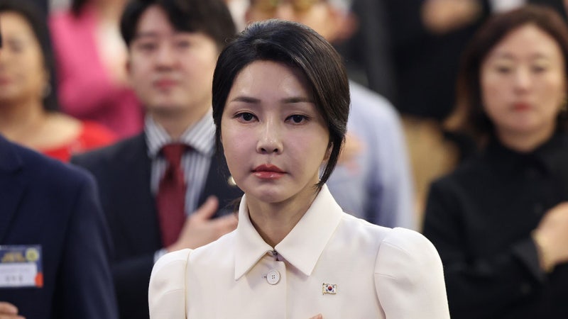 '<b>도이치</b> <b>주가조작</b> 의혹' <b>김 여사</b> 무혐의…"권오수 범행 인식 못 해"